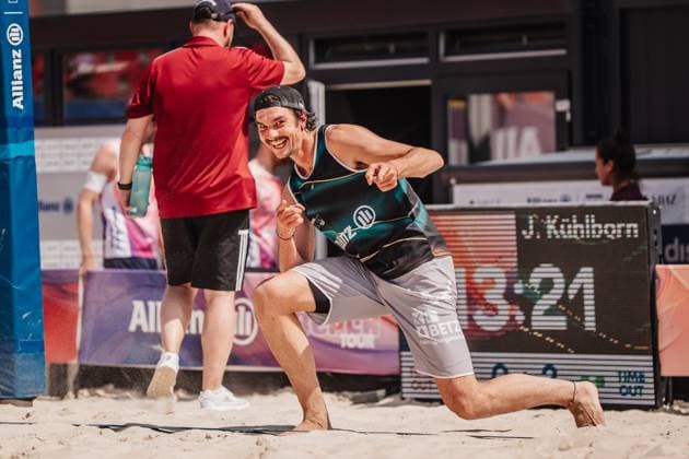 Beachvolleyball Männer Allianz German Beach Tour 2025 Tourstop Bremen 13.06.2025 Jannik Kühlborn jubeln Bremen Waterfront Bremen Deutschland