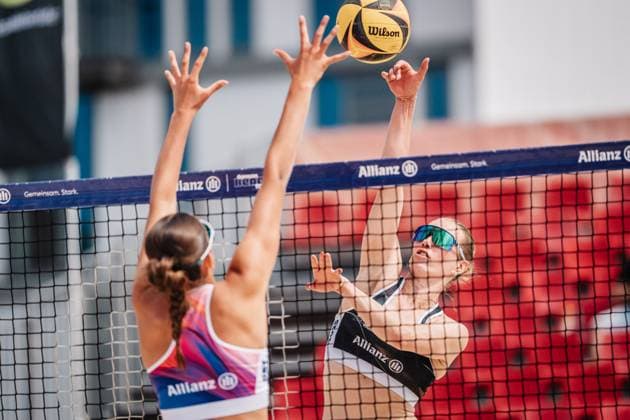 Beachvolleyball Frauen Allianz German Beach Tour 2025 Tourstop Bremen 13.06.2025 Tabea Schwarz beim Angriff Bremen Waterfront Bremen Deutschland