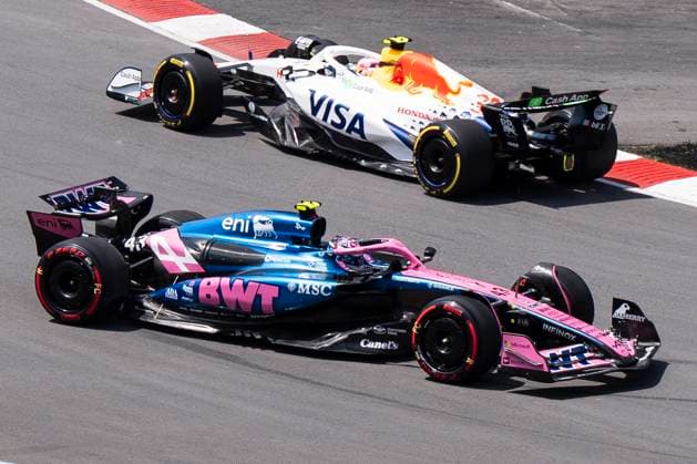 Sport Bilder des Tages June 13, 2025, Montreal, Qc, CANADA: Alpine driver Franco Colapinto of Argentina drives past Racing Bulls driver Liam Lawson of New Zealand during the first practice session at the Canadian Grand Prix in Montreal, Friday, June 13, 2025. Canada News - June 13, 2025  - ZUMAc35_ 20250613_zaf_c35_083 Copyright: xChristopherxKatsarovx