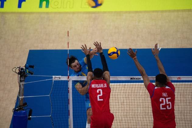 Ukraine vs Cuba RIO DE JANEIRO, RJ - 13.06.2025: UKRAINE VS CUBA - Tupchii (UKR), Mergarejo (CUB), Fiel (CUB), during a match valid for the Volleyball Nations League (VNL), held on June 13, 2025, at the Maracanazinho gymnasium, in Rio de Janeiro, RJ, Brazil. (Photo: Renato Assis Fotoarena) x2753702x RenatoxAssis