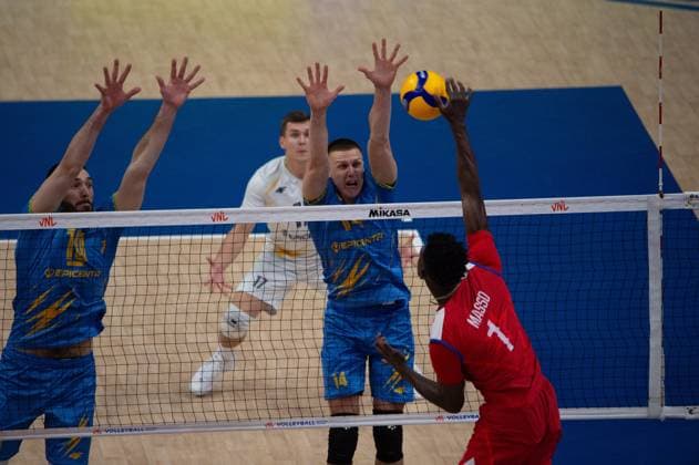 Ukraine vs Cuba RIO DE JANEIRO, RJ - 13.06.2025: UKRAINE VS CUBA - Kovalov (UKR), Masso (CUB), during a match valid for the Volleyball Nations League (VNL), held on June 13, 2025, at the Maracanazinho gym, in Rio de Janeiro, RJ, Brazil. (Photo: Renato Assis Fotoarena) x2753703x  RenatoxAssis