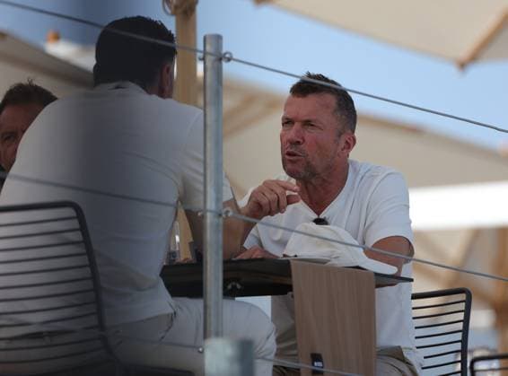 14.06.2025,Boss Open 2025, TC Weissenhof Stuttgart, ATP, Tennis Herren Tour 250 Tennis, im Bild: Edwin Windorfer und Lothar Mathaeus beim Fruehstuecktisch