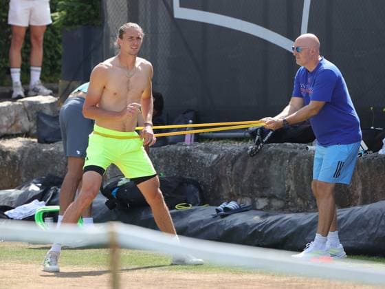 14.06.2025,Boss Open 2025, TC Weissenhof Stuttgart, ATP, Tennis Herren Tour 250 Tennis, im Bild: Kondition Trainer und Alexander Zverev (GER)