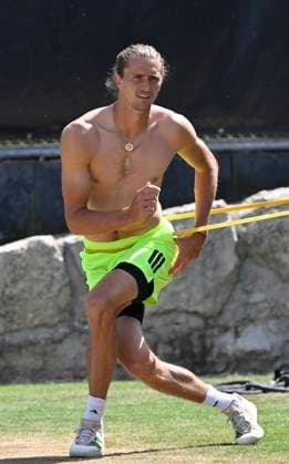 Alexander Zverev (GER) Oberkoerper nackt Aufwaermen Training Tennis Herren BOSS Open ATP, Tennis Herren 250 Stuttgart 2025 Weissenhof BOSS Open ATP 250 Stuttgart 2025
