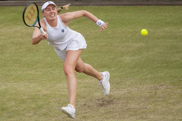 DEN BOSCH - Ekaterina Alexandrova (RUS) in her match against Elise Mertens (BEL) during the semifinals of the Libema Open. The tennis tournament takes place at the Autotron in Rosmalen. ANP SANDER KONING xVIxANPxSportx xxANPxIVx 529877318 originalFilename: 529877318.jpg