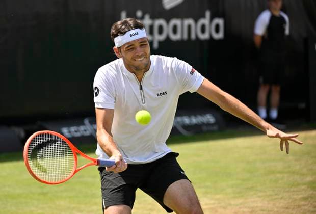 Taylor Fritz (USA) Aktion Tennis Herren BOSS Open ATP, Tennis Herren 250 Stuttgart 2025 Weissenhof BOSS Open ATP 250 Stuttgart 2025