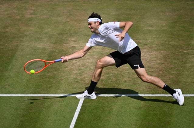 Taylor Fritz (USA) Aktion Tennis Herren BOSS Open ATP, Tennis Herren 250 Stuttgart 2025 Weissenhof BOSS Open ATP 250 Stuttgart 2025