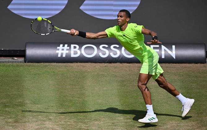 Felix Auger-Aliassime (CAN) Aktion Tennis Herren BOSS Open ATP, Tennis Herren 250 Stuttgart 2025 Weissenhof BOSS Open ATP 250 Stuttgart 2025