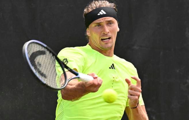 Alexander Zverev (GER) Aktion Tennis Herren BOSS Open ATP, Tennis Herren 250 Stuttgart 2025 Weissenhof BOSS Open ATP 250 Stuttgart 2025