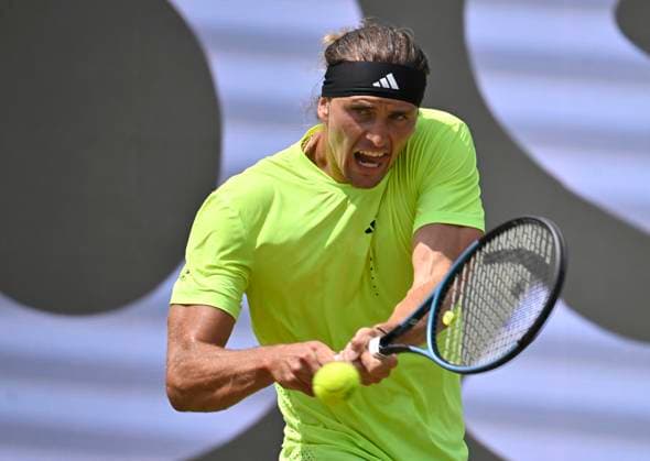 Alexander Zverev (GER) Aktion Tennis Herren BOSS Open ATP, Tennis Herren 250 Stuttgart 2025 Weissenhof BOSS Open ATP 250 Stuttgart 2025