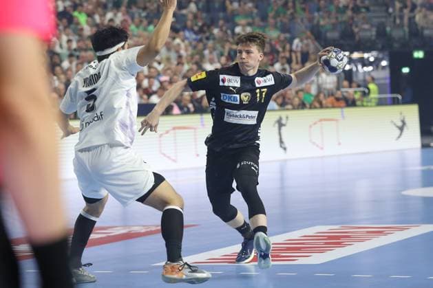 14.06.2025, xtgx, Handball, EHF Champions League Halbfinale 1, Füchse Berlin - HBC Nantes v.l. Nils Lichtlein (Berlin, 17) wirft Tor, Torschuetze, erzielt Tor, Treffer, scores the goal Koeln