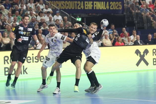14.06.2025, xtgx, Handball, EHF Champions League Halbfinale 1, Füchse Berlin - HBC Nantes v.l. Mathias Gidsel (Berlin, 19) wirft Tor, Torschuetze, erzielt Tor, Treffer, scores the goal Koeln