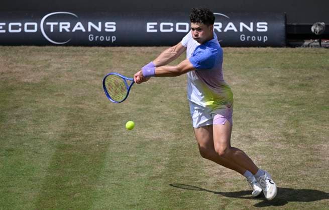 Ben Shelton (USA) Aktion Tennis Herren BOSS Open ATP, Tennis Herren 250 Stuttgart 2025 Weissenhof BOSS Open ATP 250 Stuttgart 2025