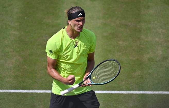 Alexander Zverev (GER) Jubel, Freude, Emotion, emotional, jubelt, Glueck, gluecklich, Gestik Geste nach Satzgewinn Tennis Herren BOSS Open ATP, Tennis Herren 250 Stuttgart 2025 Weissenhof BOSS Open ATP 250 Stuttgart 2025