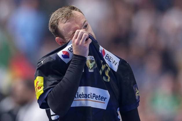 14.06.2025, Handball, Halbfinale TruckScout24 EHF FINAL4, LANXESS arena Köln, Füchse Berlin - HBC Nantes: enttäuschung bei Mathias Gidsel (Fuechse Berlin 19) nach der Roten Karte - Platzverweis Enttäuschung Foulspiel Nordrhein-Westfalen Deutschland