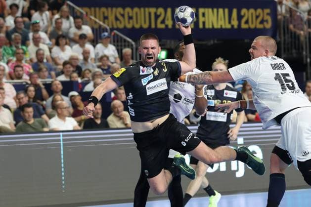 14.06.2025, xtgx, Handball, EHF Champions League Halbfinale 1, Füchse Berlin - HBC Nantes v.l. Fabian Wiede (Berlin, 3) wirft Tor, Torschuetze, erzielt Tor, Treffer, scores the goal Koeln