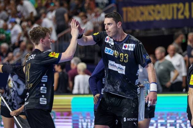 14.06.2025, Handball, Halbfinale TruckScout24 EHF FINAL4, LANXESS arena Köln, Füchse Berlin - HBC Nantes: Mijajlo Marsenic (Fuechse Berlin 93) jubelnd neben Nils Lichtlein (Fuechse Berlin 17) Nordrhein-Westfalen Deutschland