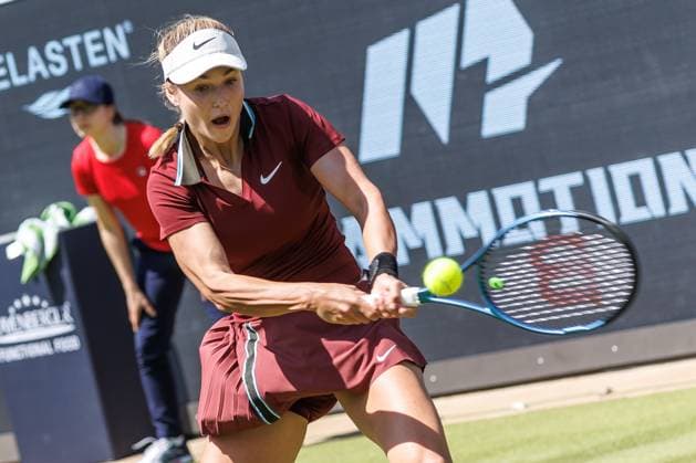 Berlin, 14.06.25, Tennis: ecotrans Ladies Open Berlin im Steffi-Graf-Stadion. Damen, Einzel, Kalinskaya (Russland) - Seidel (Deutschland). Anna Kalinskaya (Russland) retourniert einen Ball. Berlin Tennis Open by HYLO 2025