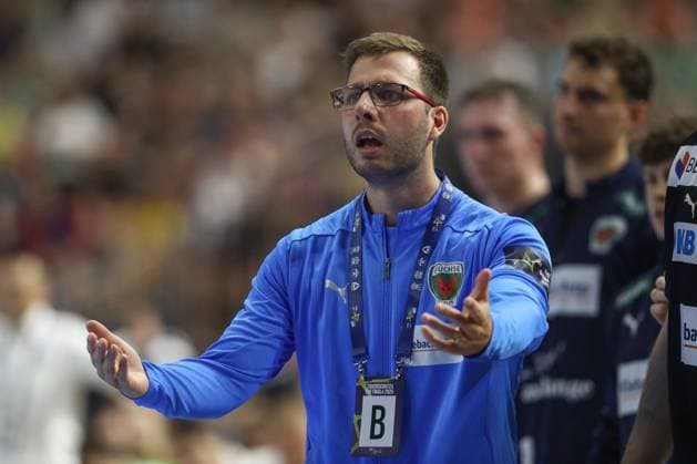 14.06.2025, xtgx, Handball, EHF Champions League Halbfinale 1, Füchse Berlin - HBC Nantes v.l. Jaron Siewert (Berlin, Trainer) Koeln