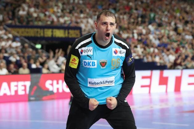 14.06.2025, xtgx, Handball, EHF Champions League Halbfinale 1, Füchse Berlin - HBC Nantes v.l. Dejan Milosavljev (Berlin, 96) Jubelt ueber gehaltenen Ball, abgewehrt, gehalten, Torhueter Koeln
