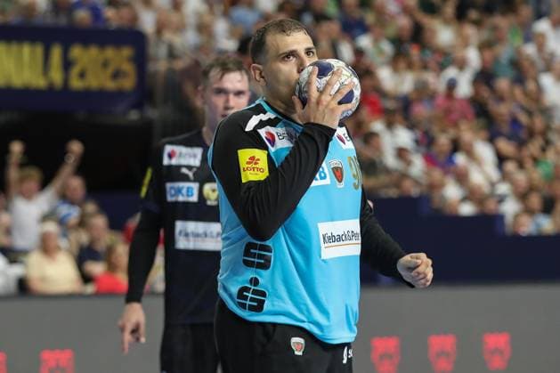 14.06.2025, xtgx, Handball, EHF Champions League Halbfinale 1, Füchse Berlin - HBC Nantes v.l. Dejan Milosavljev (Berlin, 96) küsst den Ball Jubelt ueber gehaltenen Ball, abgewehrt, gehalten, Torhueter Koeln