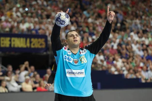 14.06.2025, xtgx, Handball, EHF Champions League Halbfinale 1, Füchse Berlin - HBC Nantes v.l. Dejan Milosavljev (Berlin, 96) Jubelt ueber gehaltenen Ball, abgewehrt, gehalten, Torhueter Koeln