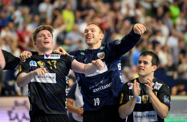 Schlussjubel B, v.l. Nils LICHTLEIN (B), Mathias GIDSEL (B), Tim FREIHOEFER (Freihöfer) (B) Handball Champions League Final Four 2025, Halbfinale, Fuechse Berlin (B) - HBC Nantes (NAN), am 14.06.2025 in Koeln Deutschland. Â