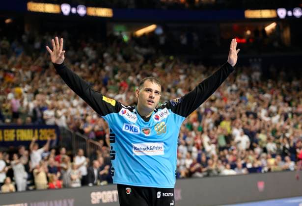 Schlussjubel B, Torwart Dejan MILOSAVLJEV (B) Handball Champions League Final Four 2025, Halbfinale, Fuechse Berlin (B) - HBC Nantes (NAN), am 14.06.2025 in Koeln Deutschland. Â