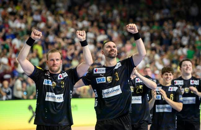 Schlussjubel B, v.l. Max DARJ (B), Fabian WIEDE (B), Leo PRANTNER (B), Handball Champions League Final Four 2025, Halbfinale, Fuechse Berlin (B) - HBC Nantes (NAN), am 14.06.2025 in Koeln Deutschland. Â