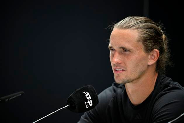 PK Pressekonferenz Alexander Zverev (GER) Portrait reagiert genervt auf erneute Frage nach Verhaeltnis zu Boris Becker und seinem Trainer Alexander Zverev senior Tennis Herren BOSS Open ATP, Tennis Herren 250 Stuttgart 2025 Weissenhof BOSS Open ATP 250 Stuttgart 2025