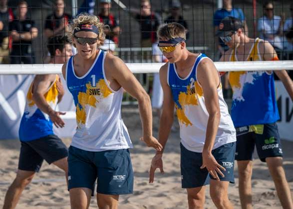 MALMÖ 2025-06-15 David Ahman och Jonatan Hellvig i lördagens kvartsfinal mot det österrikiska paret i Petutschnig Trummer vid Beach Pro Tour pa Ribban i Malmö. Ahman Hellvig vann 2-0 i set. MALMÖ SVERIGE x50090x