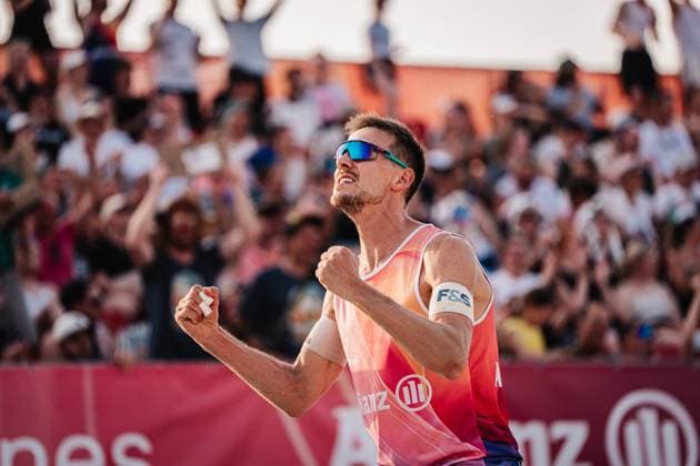 Beachvolleyball Männer Allianz German Beach Tour 2025 Tourstop Bremen 14.06.2025 David Poniewaz jubelt Bremen Waterfront Bremen Deutschland