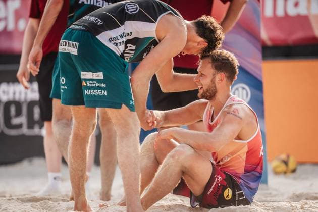 Beachvolleyball Männer Allianz German Beach Tour 2025 Tourstop Bremen 14.06.2025 v.l. Hennes Nissen und Eric Stadie-Seeber Bremen Waterfront Bremen Deutschland