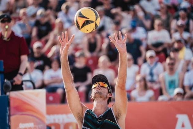 Beachvolleyball Männer Allianz German Beach Tour 2025 Tourstop Bremen 14.06.2025 Zuspiel von Niklas Held Bremen Waterfront Bremen Deutschland