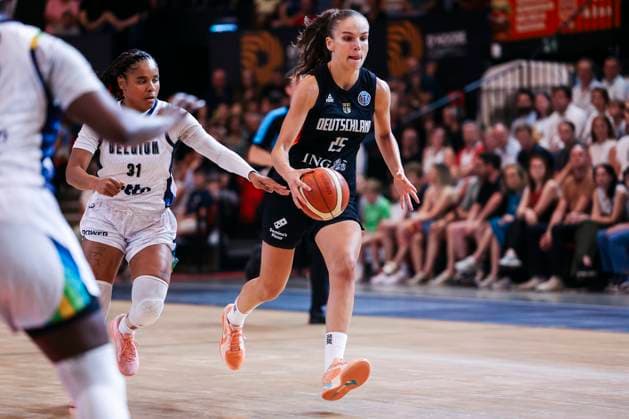 Basketball Damen Testspiel: Belgien-Deutschland; 14.06.2025 Clara Bielefeld (Deutschland, 25) am Ball Basketball Damen Testspiel: Belgien-Deutschland; Oostende, Coretec Dôme am 14.06.2025 Copyright: xBEAUTIFULxSPORTS Freisenx