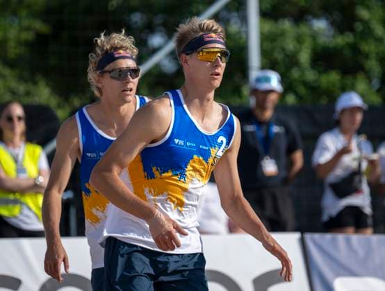 MALMÖ 2025-06-15 David Ahman och Jonatan Hellvig i lördagens kvartsfinal mot det österrikiska paret i Petutschnig Trummer vid Beach Pro Tour pa Ribban i Malmö. Ahman Hellvig vann 2-0 i set. MALMÖ SVERIGE x50090x