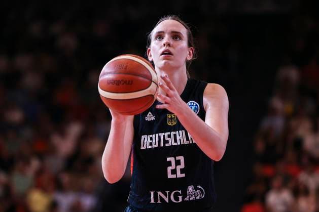 Basketball Damen Testspiel: Belgien-Deutschland; 14.06.2025 Emily Bessoir (Deutschland, 22) wirft Basketball Damen Testspiel: Belgien-Deutschland; Oostende, Coretec Dôme am 14.06.2025 Copyright: xBEAUTIFULxSPORTS Freisenx