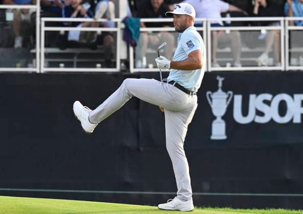 Sam Burns reacts on the 18th hole during the third round of the 125th U.S. Open Golf Championship at Oakmont Country Club in Oakmont, Pennsylvania on Saturiday, June 14, 2025.  PIT20250614695 ARCHIExCARPENTER
