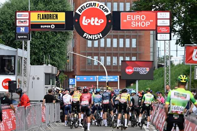 Elfstedenronde 2025 Cycling Race BRUGGE, BELGIUM - JUNE 15 : illustration picture of the start during the 43th edition of Elfstedenronde an UCI Class 1.1 one day cycling road race for Men Elite of 196 km with start in Brugge and finish in Brugge on June 15, 2025 in Brugge, Belgium, 15 06 2025 ( Motordriver Guy De Vuyst - Brugge Belgium  Copyright: xNicoxVereeckenx