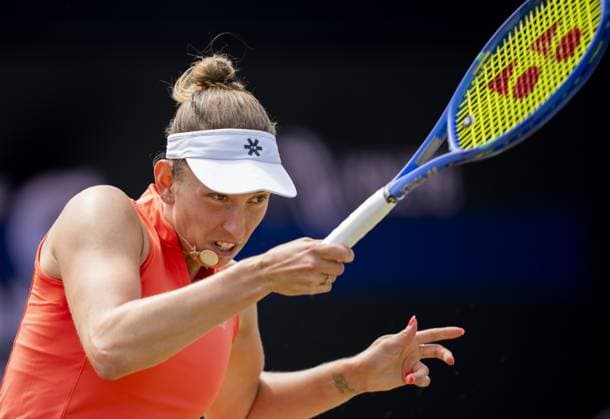 DEN BOSCH - Elise Mertens (BEL) in her match against Elena-Gabriela Ruse (ROU) during the final of the Libema Open tennis tournament. The grass tournament is part of the ATP, Tennis Herren and WTA, Tennis Damen circuit. ANP SANDER KING xVIxANPxSportx xxANPxIVx 529945086 originalFilename: 529945086.jpg