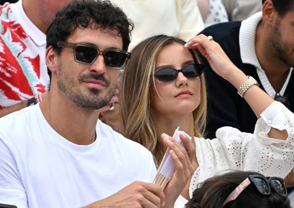 auf der Tribuene Mats Hummels mit Freundin Nicola Cavanis Tennis Herren BOSS Open ATP, Tennis Herren 250 Stuttgart 2025 Weissenhof BOSS Open ATP 250 Stuttgart 2025