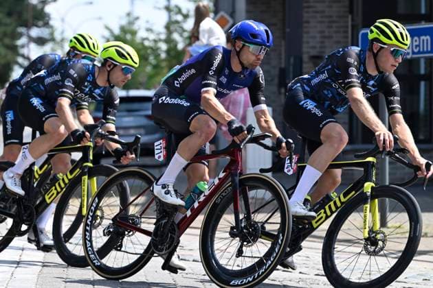 Elfstedenronde 2025 Cycling Race BRUGGE, BELGIUM - JUNE 15 : Romers Boris (NED) of Metec - SOLARWATT p b Mantel, Godfroid Olivier (BEL) of Baloise Glowi Lions during the 43th edition of Elfstedenronde an UCI Class 1.1 one day cycling road race for Men Elite of 196 km with start in Brugge and finish in Brugge on June 15, 2025 in Brugge, Belgium, 15 06 2025 ( Motordriver Guy De Vuyst - Brugge Belgium  Copyright: xNicoxVereeckenx