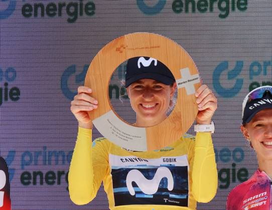 15.06.2025 Schweiz, Tour de Suisse Women 4.Eutappe Kuessnacht SZ. - Kuessnacht SZ,Bild : Bild : Gesamtsiegerin Marlen Reusser (SUI) Team Movistar Aktion..