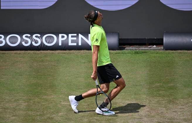 Alexander Zverev (GER) Enttaeuschung enttaeuscht nach vergebener Chance Gestik Geste unzufrieden Tennis Herren BOSS Open ATP, Tennis Herren 250 Stuttgart 2025 Weissenhof BOSS Open ATP 250 Stuttgart 2025