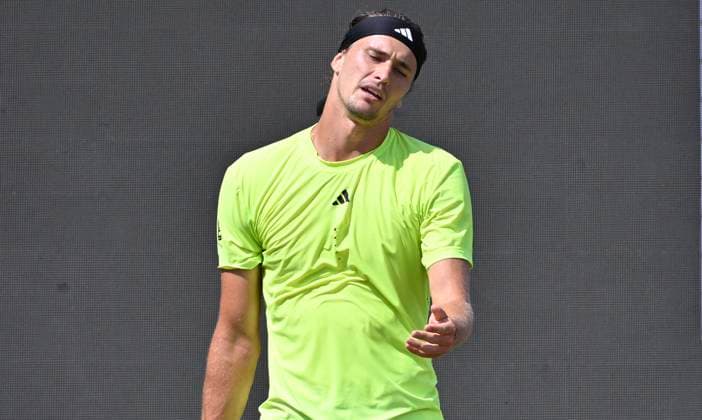 Alexander Zverev (GER) Enttaeuschung enttaeuscht nach vergebener Chance Gestik Geste unzufrieden Tennis Herren BOSS Open ATP, Tennis Herren 250 Stuttgart 2025 Weissenhof BOSS Open ATP 250 Stuttgart 2025
