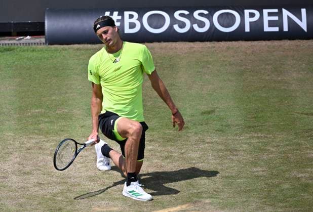 Alexander Zverev (GER) Enttaeuschung enttaeuscht nach vergebener Chance Gestik Geste unzufrieden Tennis Herren BOSS Open ATP, Tennis Herren 250 Stuttgart 2025 Weissenhof BOSS Open ATP 250 Stuttgart 2025