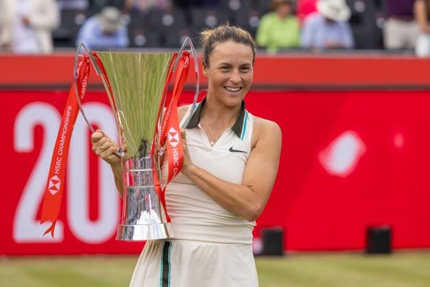 Tennis - 2025 WTA, Tennis Damen HSBC Championships - Women s Final -- Amanda Anisimova (USA) vs Tatjana Maria (GER) - The Queens Club - Sunday 15th June 2025. Tatjana Maria (GER) poses with the Womens single trophy after winning at the Queens Club Colorsport Daniel Bearham  csp_ten_quW_db_15062025_