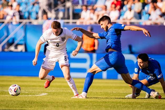 ENGLAND U21, U 21 - SLOVENIA U21 Elliot Anderson of England and Adrian Zeljkovic of Slovenia during the UEFA European Under-21 Championship 2025 Group B football match between England U21 and Slovenia U21. Stadium Nitra Arena, Nitra, Slovakia, June 15, 2025. Photo by Branislav Racko Copyright: xx 080A3530