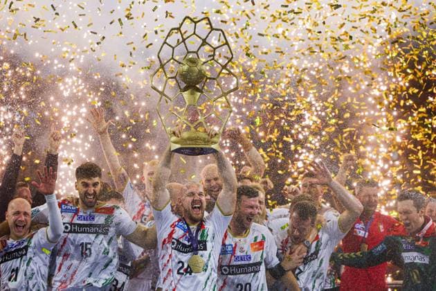 Sport Themen der Woche KW24 Sport Bilder des Tages 2025.06.15 Kolonia Pilka reczna Liga Mistrzow TruckScout24 EHF FINAL4 2025 Final Fuchse Berlin - SC Magdeburg N Z puchar radosc wygrana dekoracja Foto Pawel Andrachiewicz PressFocus 2025.06.15 Cologne Handball Champions League TruckScout24 EHF FINAL4 2025 Final Fuchse Berlin - SC Magdeburg puchar radosc wygrana dekoracja Photo Pawel Andrachiewicz PressFocus NEWSPIX.PL --- newspix.pl 