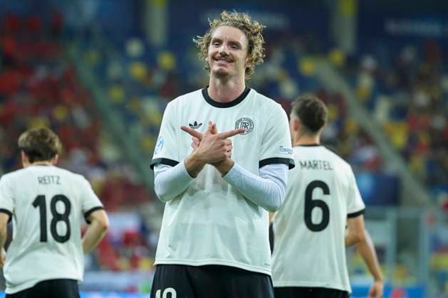 Bilder des Jahres 2025, Sport 06 Juni Sport Themen der Woche KW24 Sport Bilder des Tages Nick Woltemade (Germany) bejubelt seinen Treffer zum 0:3, UEFA European Under-21 Championship 2025 Group Stage, Czechia v Germany, MOL ArÃ na am 15. June 2025 in Dunajska Streda, Slowakei. (Foto von Marco Steinbrenner DeFodi Images) Nick Woltemade (Germany) celebrates after scoring his teams third goal, UEFA European Under-21 Championship 2025 Group Stage, Czechia v Germany, MOL ArÃ na, June 15, 2025 in Dunajska Streda, Slovakia. (Photo by Marco Steinbrenner DeFodi Images) *** Nick Woltemade Germany celebrates his 0 3 goal, UEFA European Under 21 Championship 2025 Group Stage, Czechia v Germany, MOL ArÃ na on June 15, 2025 in Dunajska Streda, Slovakia Photo by Marco Steinbrenner DeFodi Images Nick Woltemade Germany celebrates after scoring his teams third goal, UEFA European Under 21 Championship 2025 Group Stage, Czechia v Germany, MOL ArÃ na, June 15, 2025 in Dunajska Streda, Slovakia Photo by Marco Steinbrenner DeFodi Images